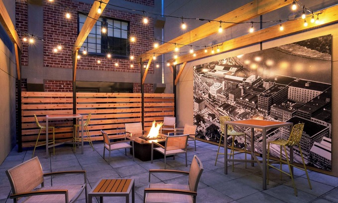 Moline Hotel | Element Moline