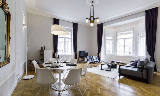 Inner City Budapest Apartment | Elisabeth Deco Suite, WiFi, AC on 78 sq.meters 1 BR, 2 BA in the Downtown
