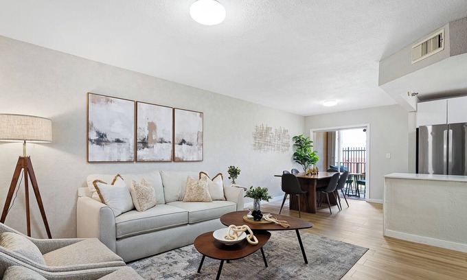 Hialeah Apartment | Elite Condo - Great apartment for families - Near great places in Miami!