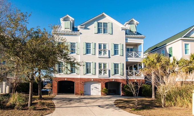 Debordieu Colony House | Eliza Clare Beautiful and spacious 6 bedroom home in DeBordieu