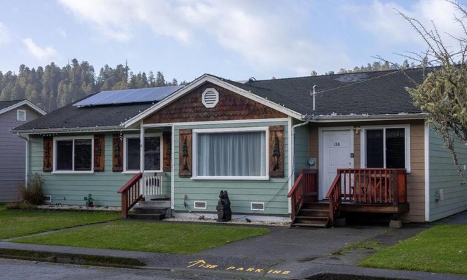 Orick House | Elk Meadow Cabins 13B Bears Den - Single Room