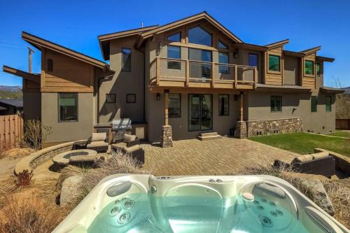South Lake Tahoe House | Elk Point Paradise - AC - Hot Tub - Pool Table