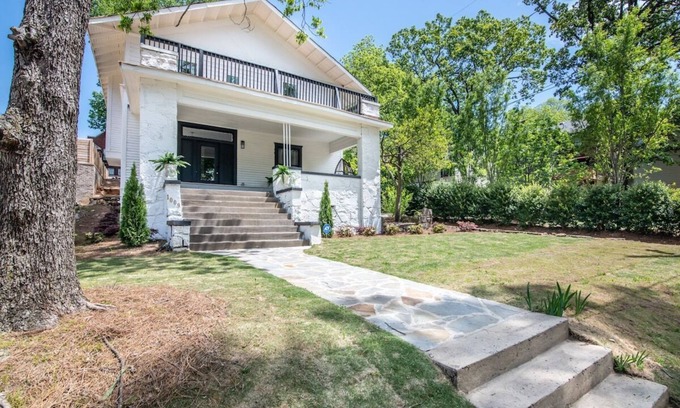 Birmingham House | ✧Elmsgate✧ - A historic designer dream home w/family friendly amenities , cozy porch&games near DT