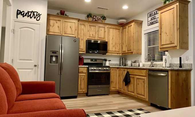 Prescott House | Elvis in the Pines Private Guest House