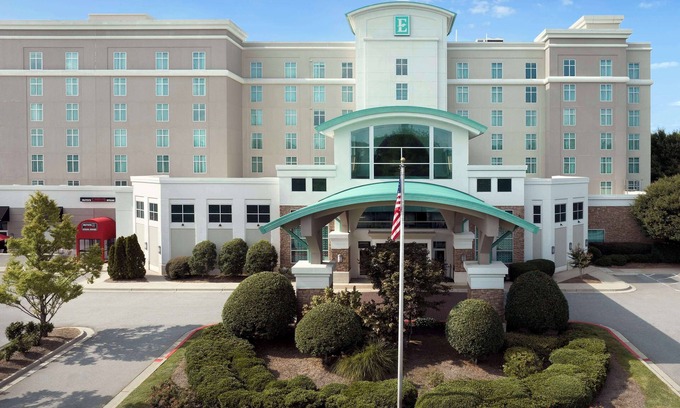 Town Center Hotel | Embassy Suites Atlanta - Kennesaw Town Center