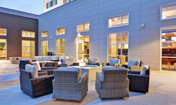 Plainfield Hotel | Embassy Suites by Hilton Plainfield Indianapolis Airport