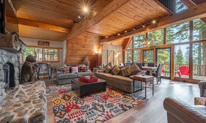 Ridgewood House | Ember Ridge Retreat by Tahoe Getaways - 3BR Pet-Friendly Carnelian Bay Rental w Fenced Yard, Ping Pong, Hot Tub, Near Northstar