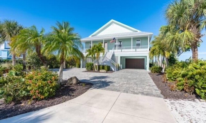 Cape Haze House | Embrace the epitome of coastal living