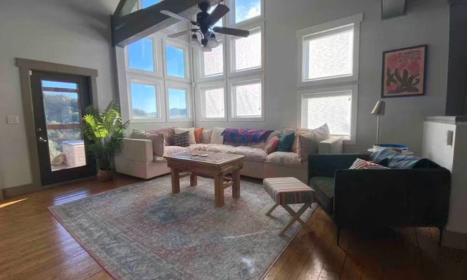 Smithville House | Emerald Cove at Center Hill Lake