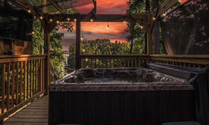 Dandridge Cabin | Emerald Cove