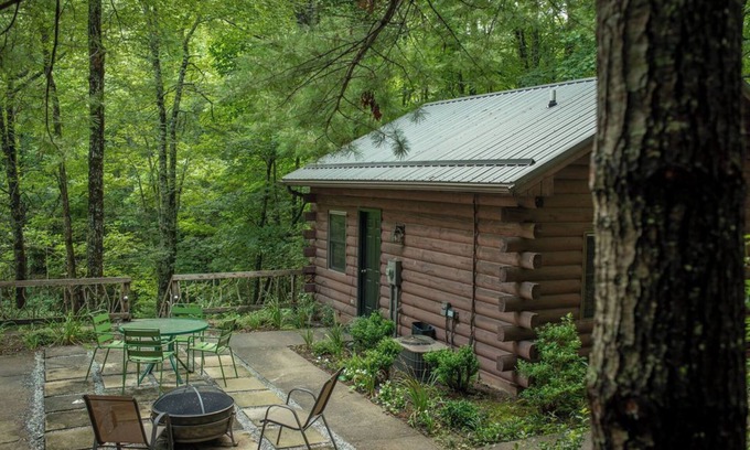 Cedar Mountain Cabin | Emerald Lake Cabin - Fishing - Couples - Lakefront - Cozy