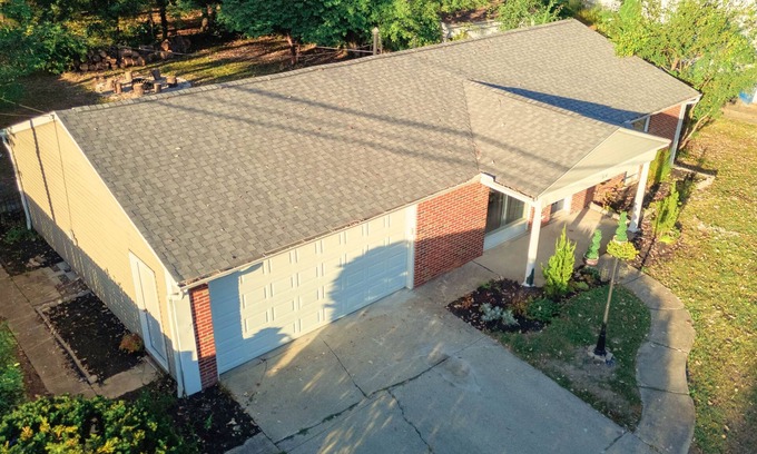 Royal Manor House | Empire - 4 Bed Ranch-Fire Pit - King Bed