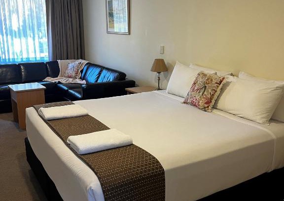 Emu Point Hotel | Emu Point Motel