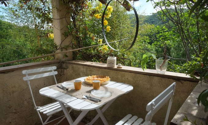 Serralongue Other | En Pleine Forêt Avec vue sur le Château, Appartement Dans mas en Pierre