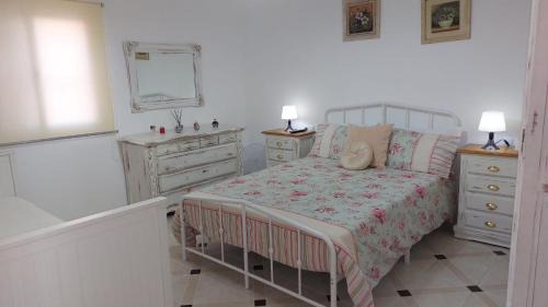 La Linea de la Concepcion House | En Poniente