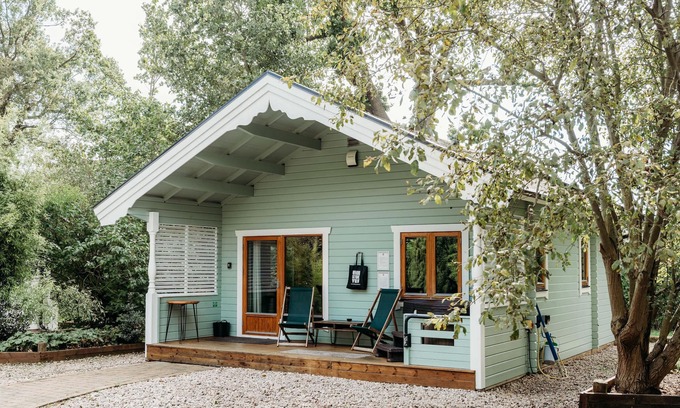 Carlton-in-Cleveland Cottage | Enchanted Lodge 2 Great Ayton Yorkshire - sleeps 2 guests in 1 bedroom