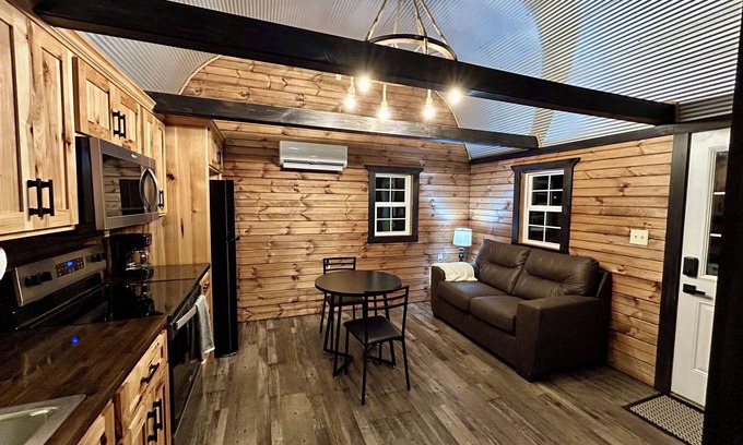 Auburn Cabin | Enchanting cabin with AC in Auburn - Perfect for a cozy getaway