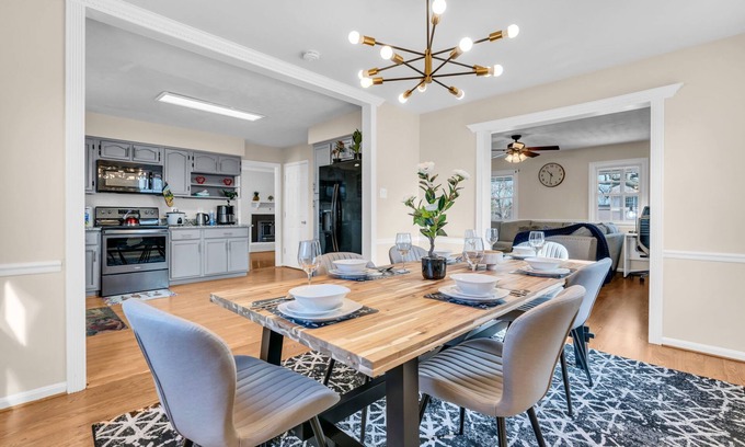 Sterling House | Enchanting Edge of Relaxation in Central Sterling - Spacious 6-bedroom house