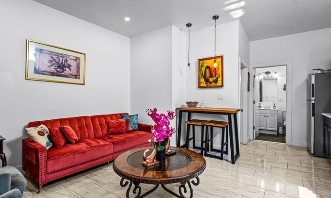 Delair Apartment | Enchanting FREE Private Parking!