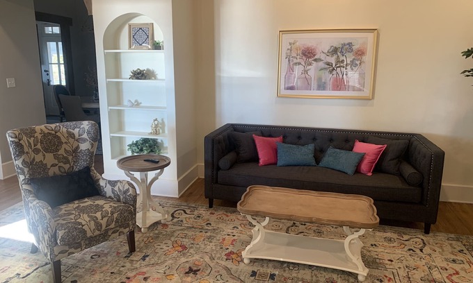 Newburgh House | Enchanting historical home with River View