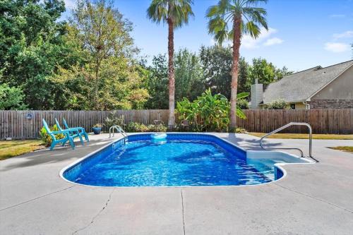 Ocean Springs House | Endless Summer Retreat with Private Pool near Beach