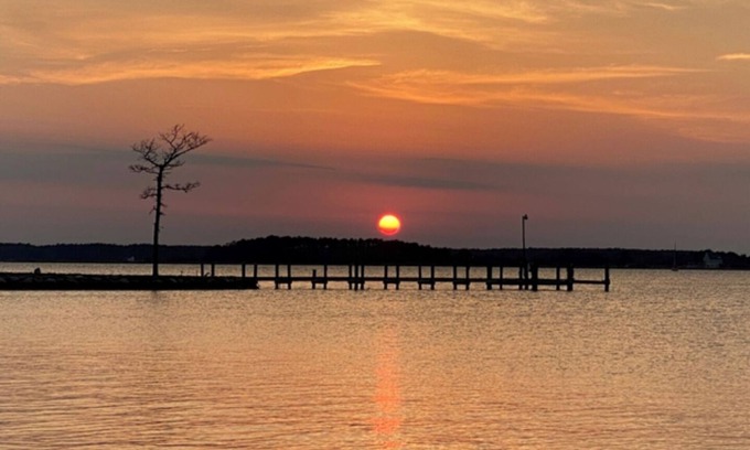 Unionville House | "Endless Summer" Waterfront on the Chesapeake Bay!