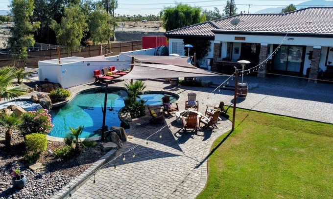 Indio House | Enjoy 5 Acres of Privacy and fun!