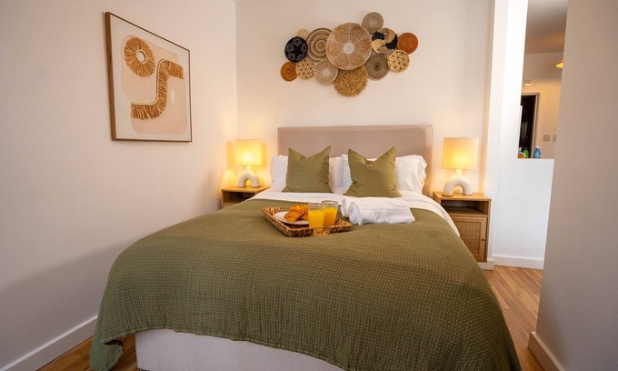 Mill Road Apartment | Enjoy a "boho Style" Serviced Apartment Located in the Heart of Cambridge!