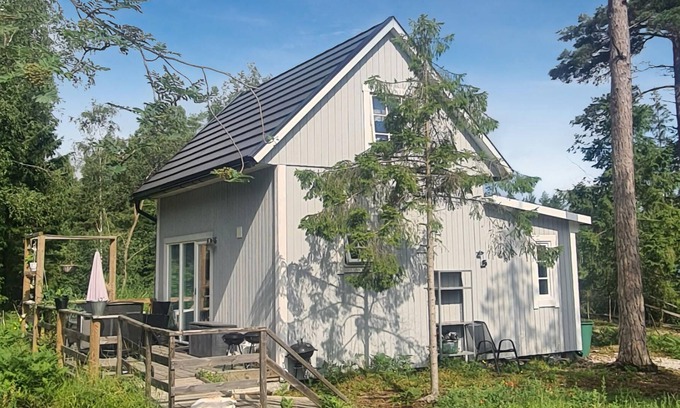 Slite House | Enjoy a cozy vacation on the island of Gotland ? A cottage with many possibilities for your family.