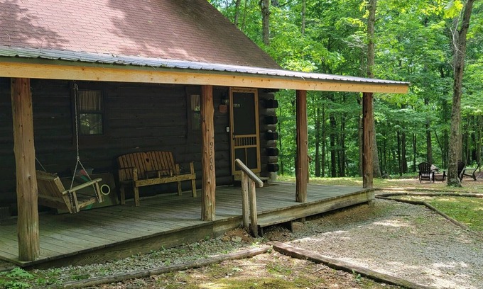 Mauckport Cabin | Enjoy a Hot Tub and a peaceful Cabin out in the country at High Ridge Cabins.