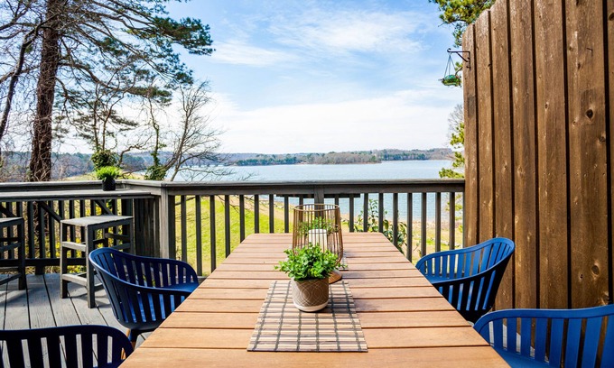 Clemson House | Enjoy a Slice of Heaven at the Clemson Dike!