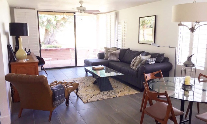 Rancho Mirage Condo | Enjoy a true desert oasis. Golf, tennis, clubhouse and pools in gated community
