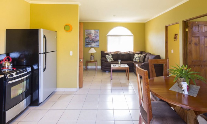 Ciudad Colon House | Enjoy beautiful weather in a wonderful space. Perfect for UPeace/remote worker