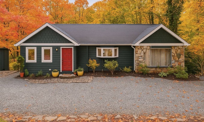 Forest Lake Heights House | Enjoy Fall in Lake James - 3 bd/2 ba Lakeview Home with Boat Ramp and Kayaks