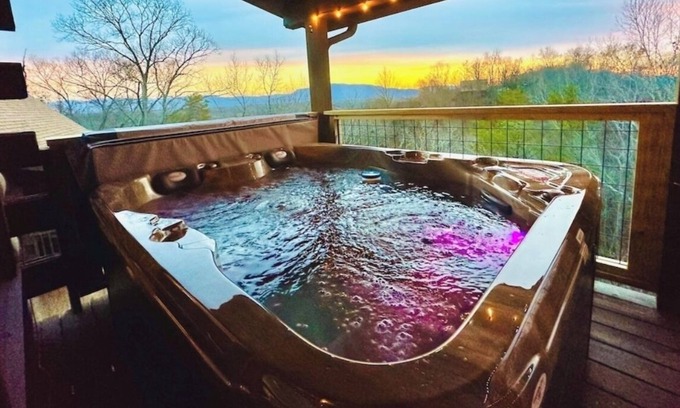 Sevierville Cabin | Enjoy Mountain View’s while being close to town. 100% 5 star reviews.