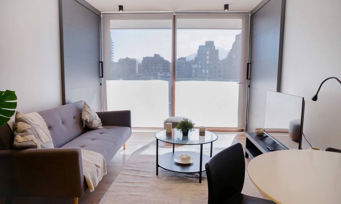 El Golf Apartment | Enjoy Space and Comfort in 2BE in Las Condes