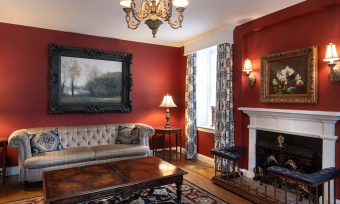 Historic District Hotel | Enjoy Stepping Back in Time at Charming Hotel in Annapolis - Pet-Friendly!