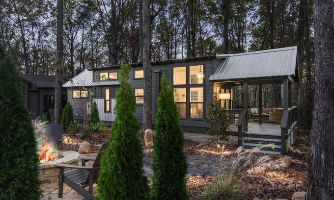 Tracy City House | Enjoy the lake & mountain retreat at The Water & Woods Tiny Home