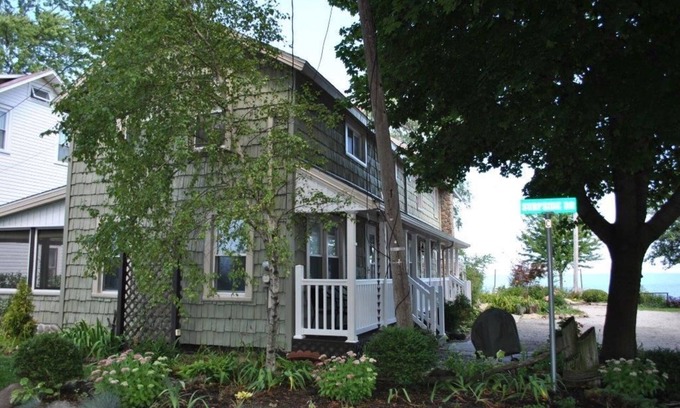 Mitiwanga Other | Enjoy the View From this Charming Lakefront House in Private Park