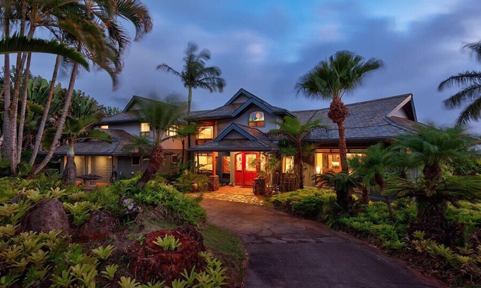 Pupukea House | Enjoy this Lovely Tropical Paradise!