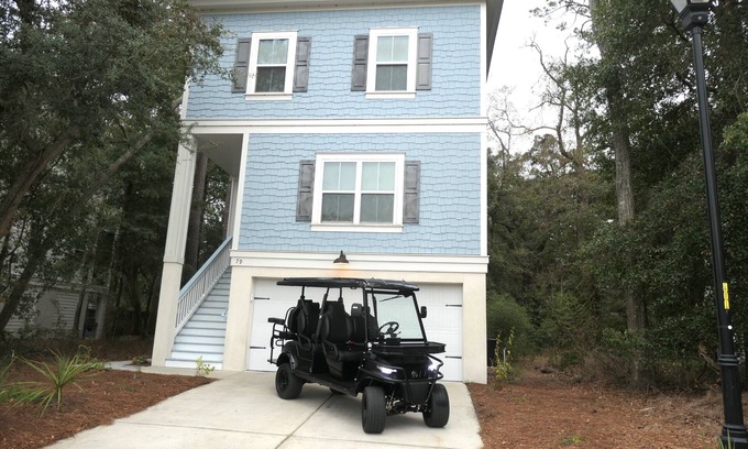 Folly Field House | Enjoy time with family and friends