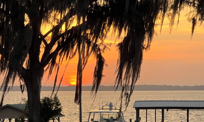 Crescent City House | Enjoy yourself at Fat Bastard's Getaway on Crescent Lake!