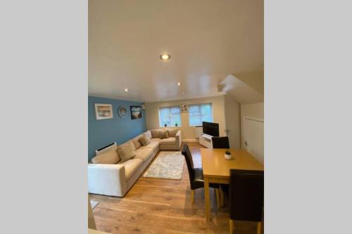 Wainscot Apartment | Entire 2-bedroom home by WegHomes