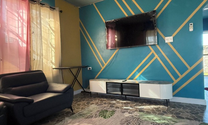 Tenaru House | Entire 3 Bedroom at Lonely Hill Apartment