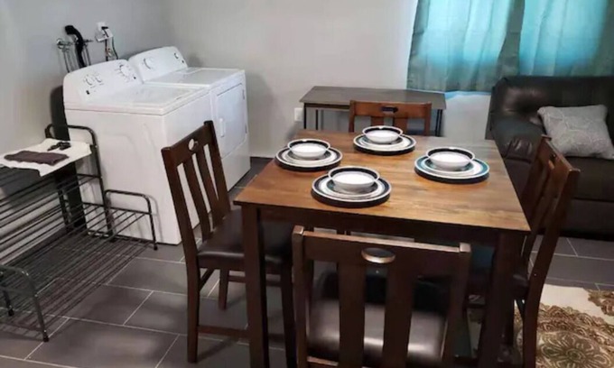 Lancaster House | Entire Guesthome With own Bath/kitchen/2 Bdrm