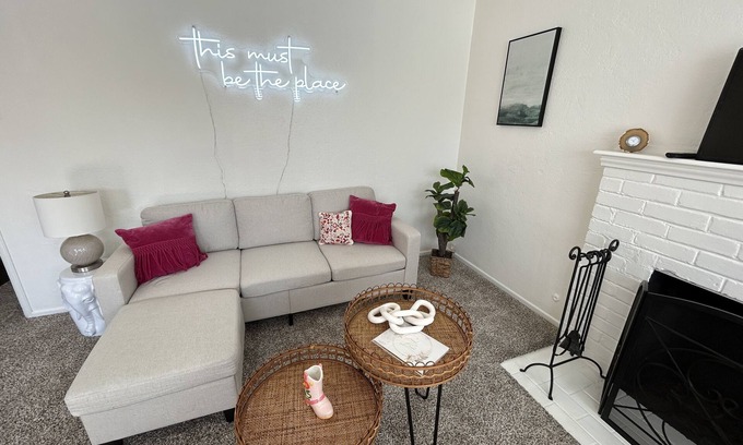 East Side Costa Mesa House | Entire Home by Newport Beach, Disneyland and SNA! Pet Friendly Home Downtown