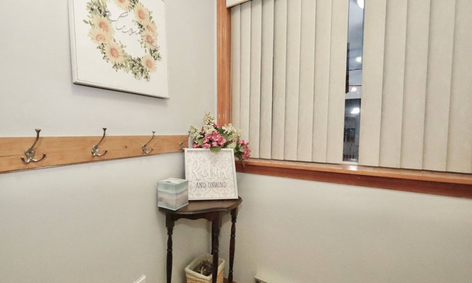 Revere House | Entire House w/parking mins to Historical Boston