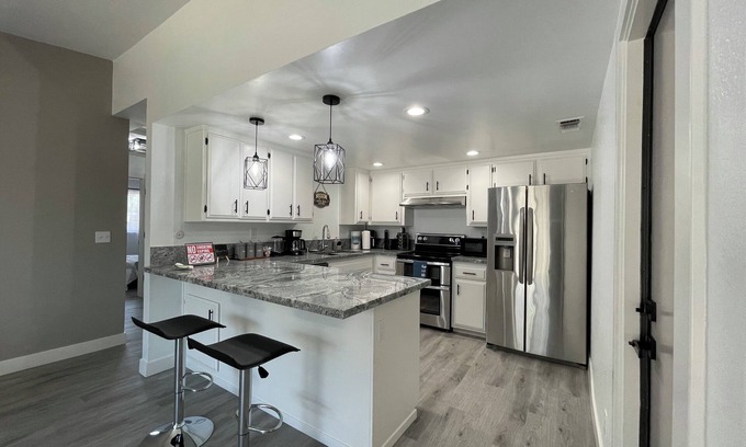 Carmichael House | Entire Modern House With King bed and 65in TV