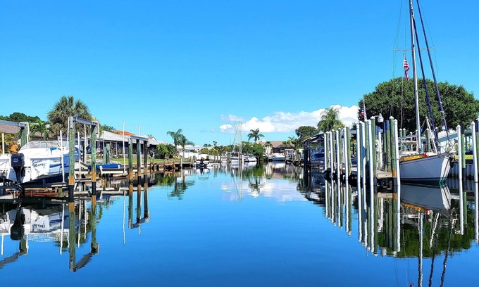 Apollo Beach House | ENTIRE TOWNHOME IN APOLLO BEACH FL