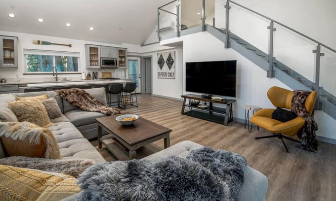 Alta House | Entire Villa in Sierra Mountains